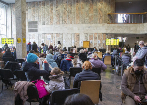 Центр для беженцев в Доме конгрессов теперь работает и по выходным