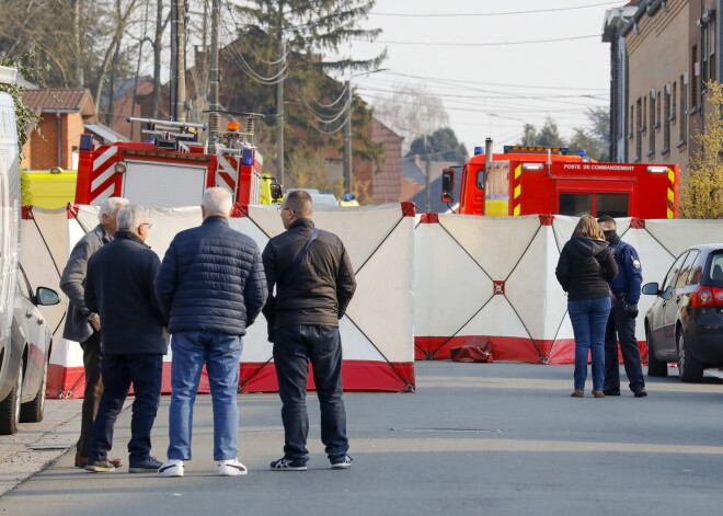 Beļģijā karnevāla dalībnieku pūlī ietriecas auto; seši bojāgājušie