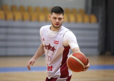 Latvijas vīriešu basketbola izlases pēdējo sabraukumu līderis Rihards Lomažs aizvadījis sezonas rezultatīvāko spēli spēcīgajā Turcijas čempionātā. 