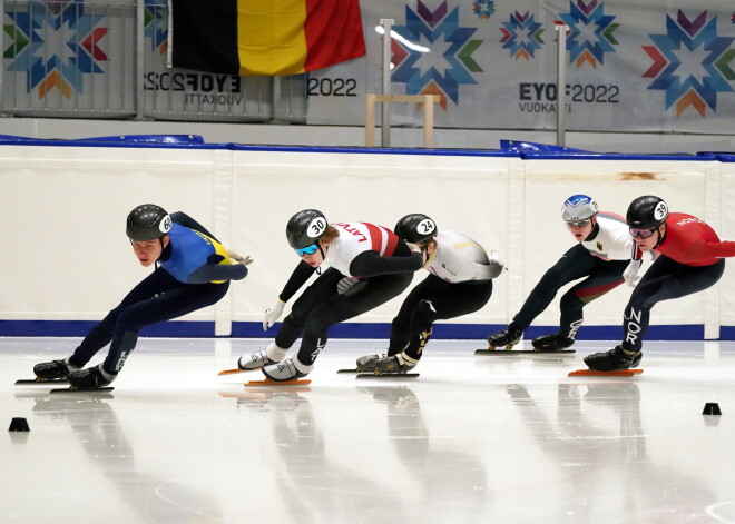 Latvijas šorttrekists Māris Jānis Šternmanis (nr.30) piedalās 1500 metru sacensībās šorttrekā Eiropas Jaunatnes Ziemas Olimpiādē Vuokatti pilsētā Somijā.