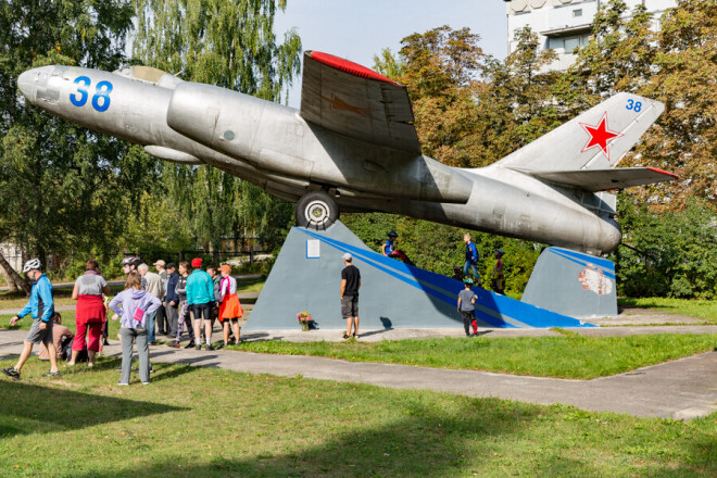 Jau 44 gadus Mārupes novada Skultes ievērojamākais tūrisma objekts ir padomju bumbvedējs IL-28.