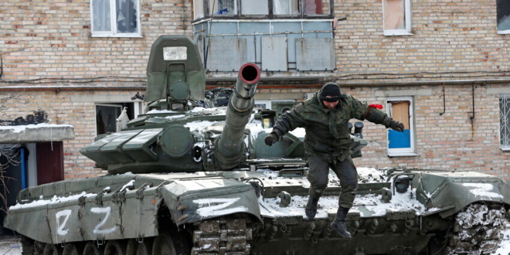 Krievijas karaspēkam munīcijas, pārtikas un degvielas pietiks vien trim dienām