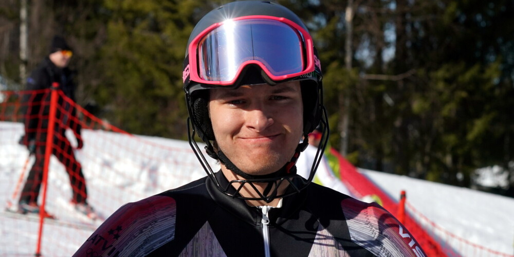 Kalnu slēpotāji Gulbis un Ābele izcīna 23. un 42. vietu Eiropas Jaunatnes ziemas Olimpiādes slaloma disciplīnā