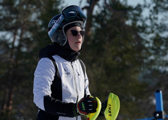 Latvijas kalnu slēpotāja Ilze Marta Bērziņa pirms kalnu slēpošanas slaloma sacensībām Eiropas Jaunatnes Ziemas Olimpiādē Vuokatti pilsētā Somijā.