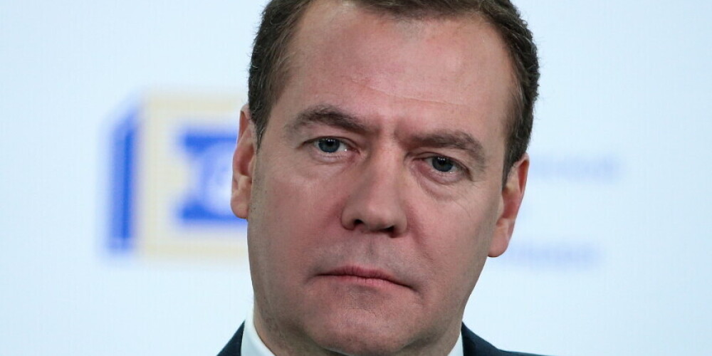 Tieši draudi Polijai un Baidena "senilais vājprāts": Medvedevs soctīklos publicē šokējošu vēstuli
