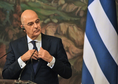 Grieķijas ārlietu ministrs gatavs pats doties uz Ukrainu un vadīt humānās palīdzības kolonnu