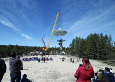 Tā 2015. gadā Ventspils Starptautiskajā radioastronomijas centrā Irbenē atpakaļ balsta tornī tika pacelta atjaunotā radioteleskopa RT-32 antena.