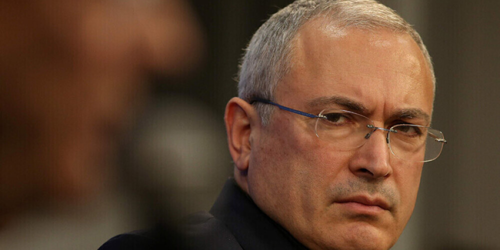 Cik bīstams viņš šobrīd ir? Krievu filantrops Hodorkovskis izsakās par Putina mentālo stāvokli