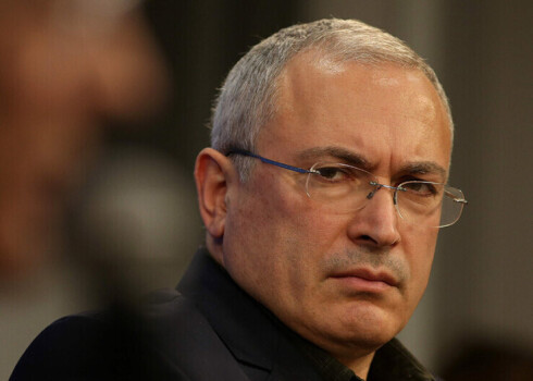 Cik bīstams viņš šobrīd ir? Krievu filantrops Hodorkovskis izsakās par Putina mentālo stāvokli