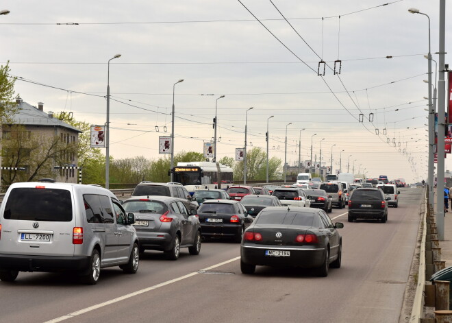 Рижская дума планирует взять кредит в размере более чем 500 000 евро на ремонт Земитанского моста