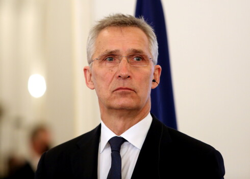 Столтенберг останется на посту генерального секретаря НАТО еще на год