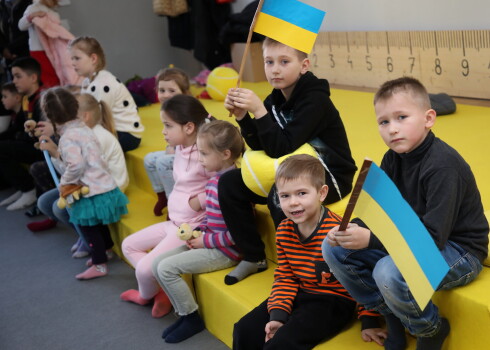 Новая статистика: жителям Украины выдано 6706 э-талонов, 1377 украинцев получили продуктовые наборы