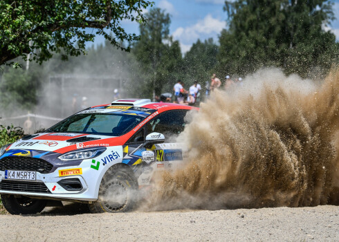 Latvijas rallija ekipāža Mārtiņš Sesks/Renārs Francis.