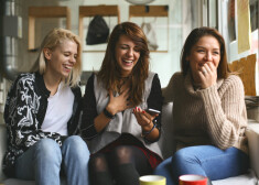 Var jau teikt, ka īsta draudzība iztur visu, taču padēmijas laikā mēs dzīvē redzam daudzus pārsteigumus šajā sakarā. Taču iespējams, ka viss ir labojams.