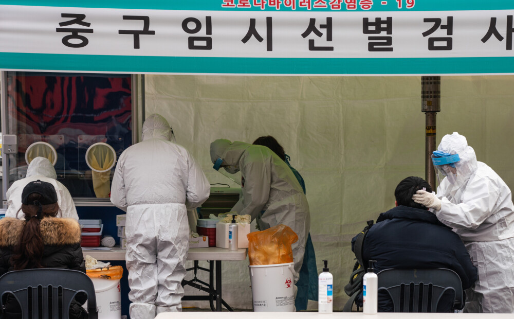 Dienvidkorejas ārsta izteikumi par tiem, kas vēl nav “saķēruši” Covid-19, izsauc pamatīgu pretreakciju