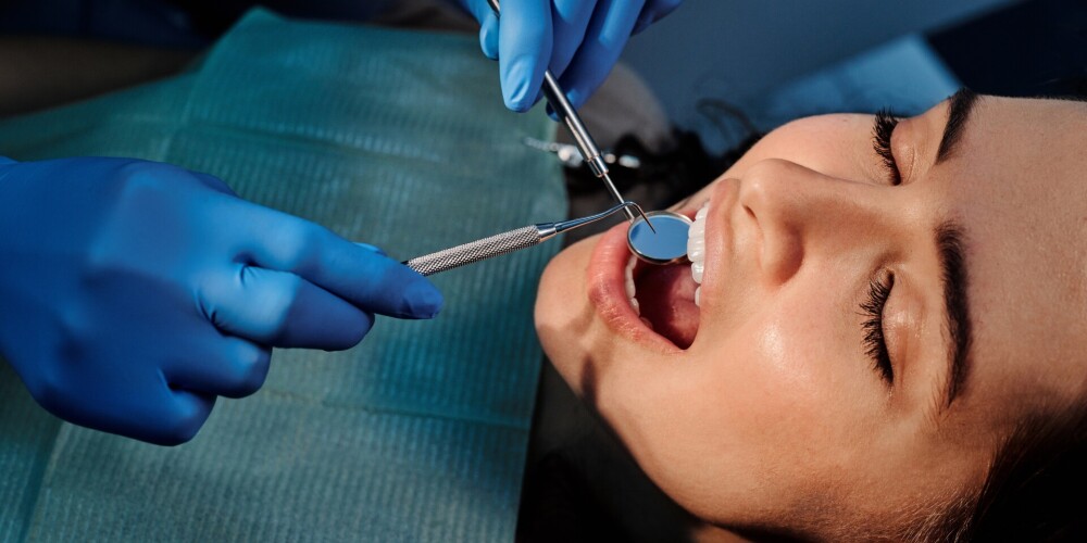 "Рот нельзя отделить от остального организма": врач напомнил, что проблемы с зубами влияют даже на сердце