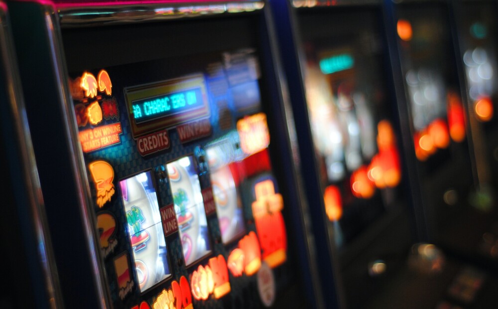 Satversmes tiesā ierosināta lieta par Pleša lēmumu apturēt azartspēļu ierobežošanu Ķekavā