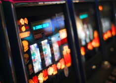 Satversmes tiesā ierosināta lieta par Pleša lēmumu apturēt azartspēļu ierobežošanu Ķekavā