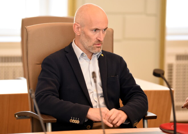 Если осенью Covid-19 будет распространяться сильнее, маски и сертификаты вернут в повседневную жизнь