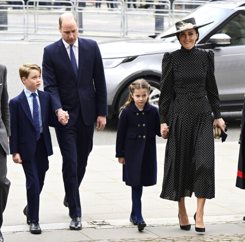 Princis Viljams un hercogiene Ketrīna ar vecākajiem bērniem princi Džordžu un princesi Šarloti.