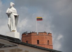 Lietuvas Seims 17.martā steidzamības kārtā pieņēma attiecīgus grozījumus vairākos likumos, kas turpmāk pavērs šādu iespēju. Grozījumi, kas būs spēkā līdz 2025.gadam, ir daļa no soļiem, ko Lietuva vērš pret Krieviju un Baltkrieviju, reaģējot uz Kremļa iebrukumu Ukrainā.