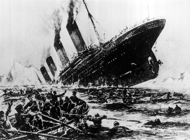 14. aprīlī pēc sadursmes ar aisbergu nogrimst dižlaineris "Titanic".