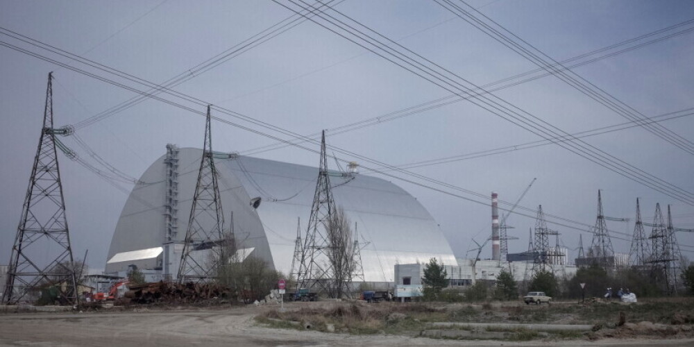 Krievija apstarotos karavīrus no Černobiļas zonas ved uz Baltkrieviju
