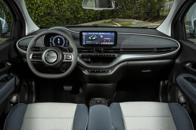 "Fiat 500e".