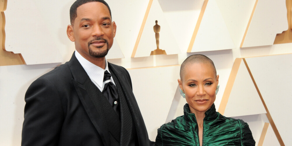 Vils Smits ar sievu Džadu Pinketu Smitu "Oskara" balvu vakarā.