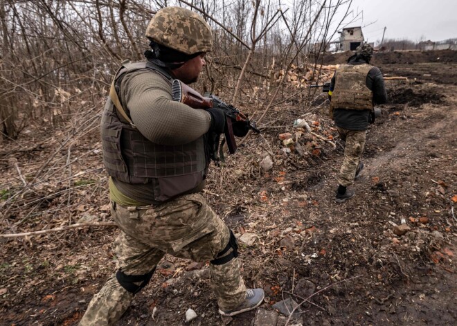 Ukraina: Krievijas dzīvā spēka zaudējumi sasniedz 17 700