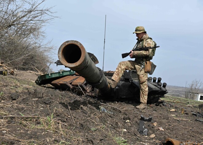 Arestovičs: Ukrainas spēki dzen Krievijas karavīrus prom no Kijivas