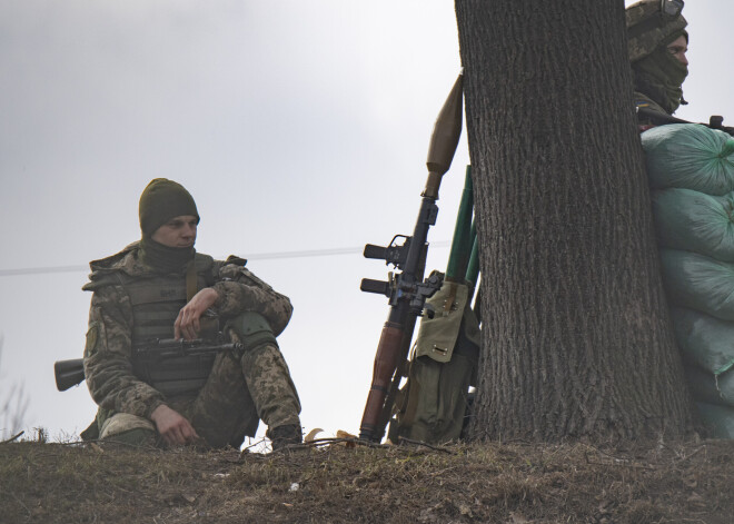 Ukraina Eiropas Parlamentam lūgusi nodrošināt arī ložu necaurlaidīgas vestes un galvas aizsargus