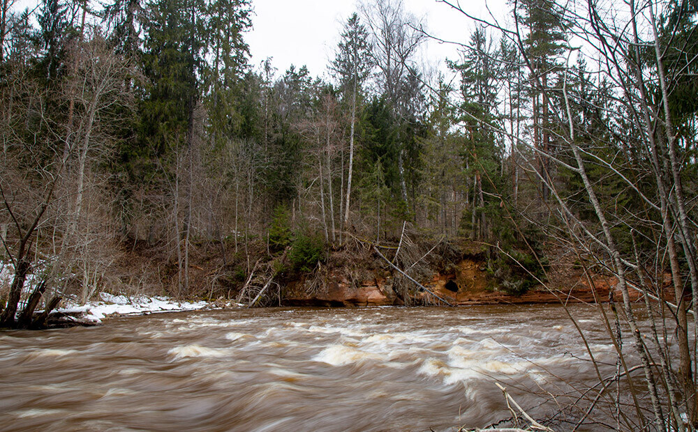 Ūdens līmenis Latvijas upēs turpina pakāpeniski pazemināties