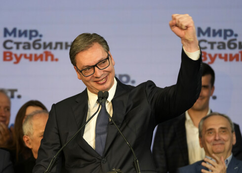 Vēlēšanās Serbijā uzvar prezidents Aleksandrs Vučičs un viņa partija