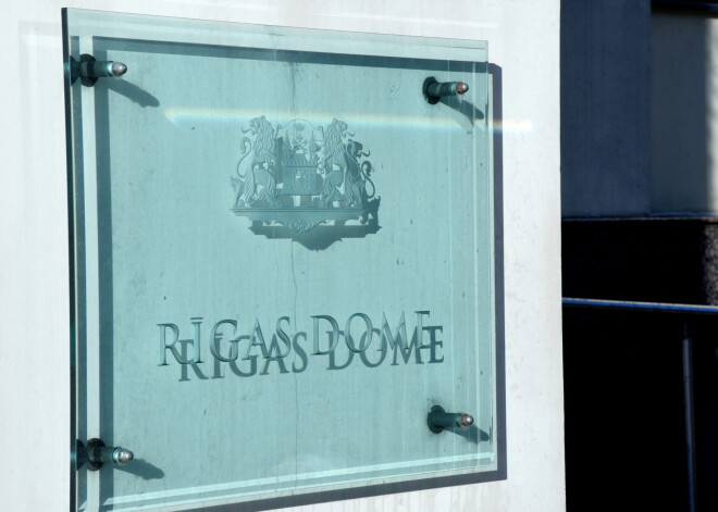 Rīgas dome nolemj vērsties Satversmes tiesā par attīstības plāna apturēšanu