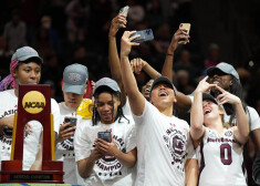 Par NCAA čempionēm kļūst Dienvidkarolīnas Universitātes basketbolistes