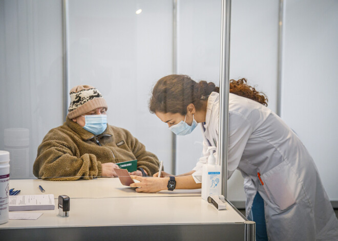 Получено почти 3500 сообщений о возможных побочных реакциях после вакцинации