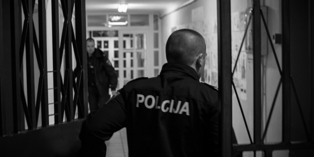 Aizdomās par izvarošanu Čiekurkalna rajonā aizturēts 1989. gadā dzimis vīrietis