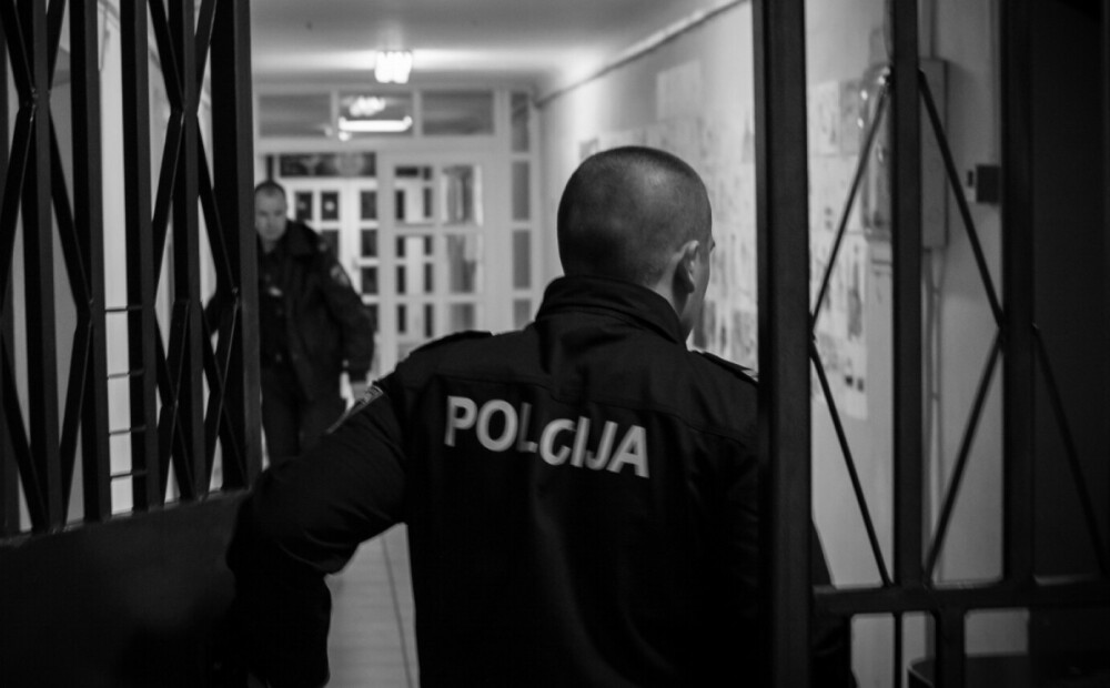 Aizdomās par izvarošanu Čiekurkalna rajonā aizturēts 1989. gadā dzimis vīrietis