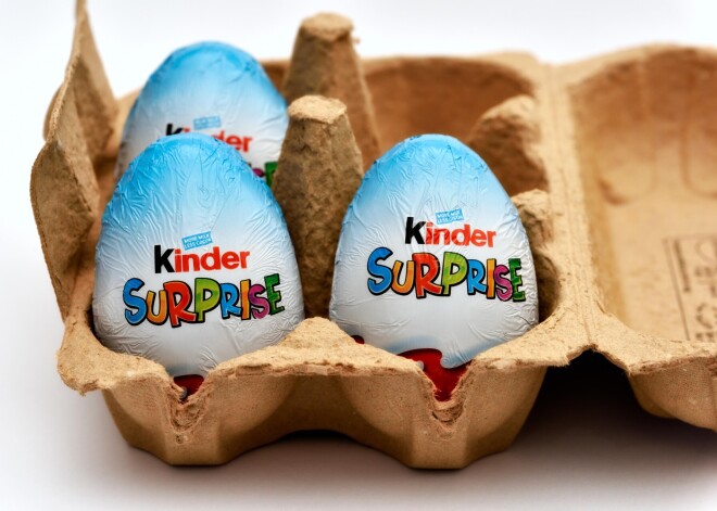 Pēc vairāku cilvēku saslimšanas Lielbritānijā atsauktas šokolādes olas "Kinder Surprise"