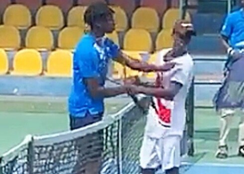 VIDEO: jaunais tenisists pēc zaudētas spēles atkārto Vila Smita “varoņdarbu” un rada masu nekārtības