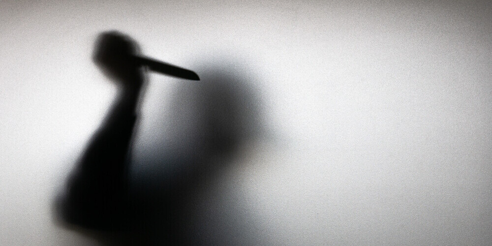 Медсестра в Риге пришла сделать перевязку женщине, а обнаружила ее труп