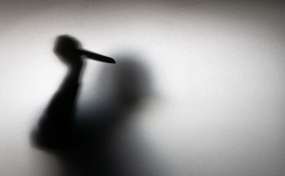 Медсестра в Риге пришла сделать перевязку женщине, а обнаружила ее труп