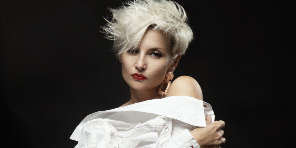 Koncerta īpašā viešņa, Kijivas Nacionālā akadēmiskā operetes teātra prīma Mariana Bodnara operdziedāšanu mācījusies Romā, kā arī Kijevas Nacionālajā universitātē. 