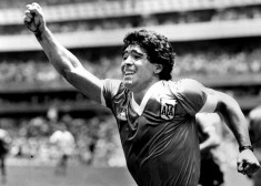 Djego Maradona pēc "Dieva vārtiem".