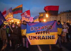 Lietuvieši protestē pret Krievijas iebrukumu Ukrainā. 