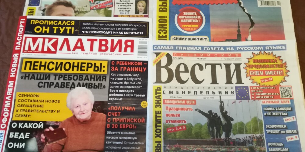 Ceturtdaļmiljonu Latvijas iedzīvotāju tur informatīvajā blokādē par karu Ukrainā. Ko Rīgas krievu avīzes (ne)raksta par Putina izraisīto karu?
