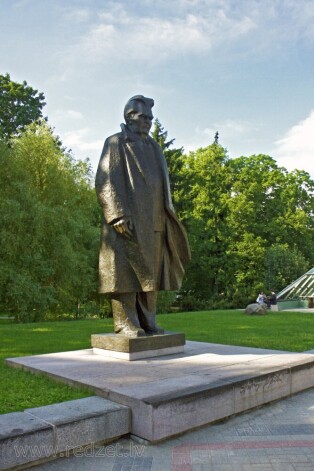 Andrejam Upītim oficiāli bija tikai sešu klašu izglītība, bet viņš mūsu tautas vēsturē atstājis neizdzēšamas pēdas.