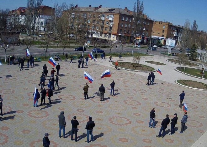 "Klaunu parāde." Hersonā ielās izgājuši Krieviju atbalstoši demonstranti
