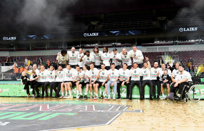 "Pafbet" Latvijas - Igaunijas Basketbola līgas fināla uzvarētāju komanda "VEF Rīga" apbalvošanas ceremonijā "Arēnā Rīga" pēc uzvaras pār "KK Viimsi" komandu.